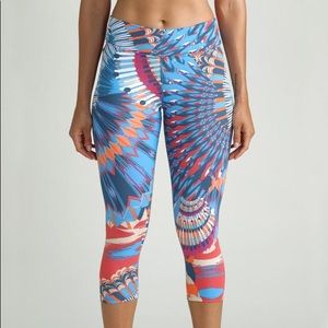 Dona Jo running and fitness Capri - NWT